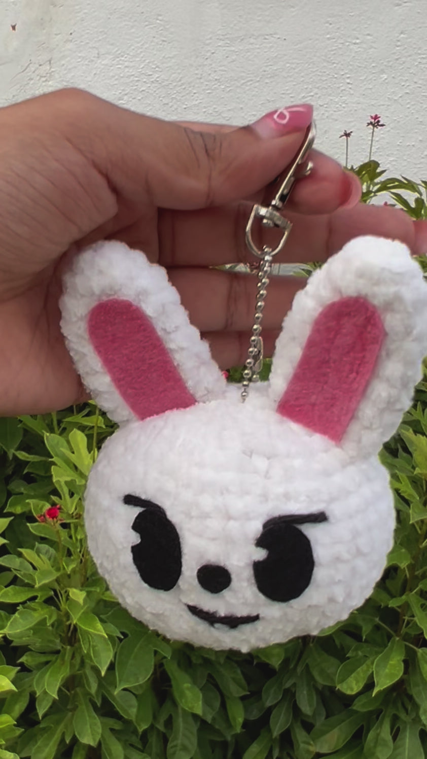 Skzoo leebit straykids keychain – KnottyBot